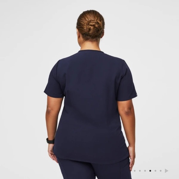 Figs Casma Three-Pocket Navy Blue V-Neck Scrub Top Sz Large - Picture 2 of 8
